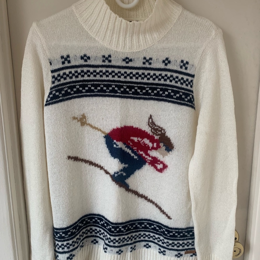 Eddie Bauer Black and White Knit Sweater